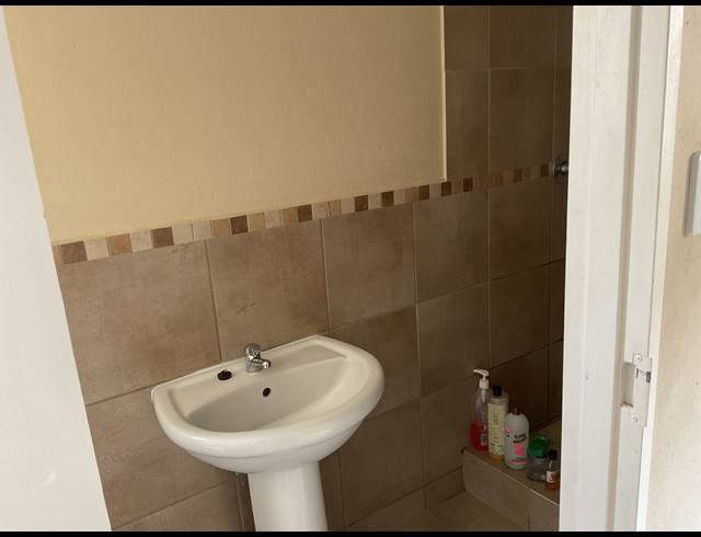 3 BEDROOM FREESTANDING FOR SALE IN KOSMOSDAL
